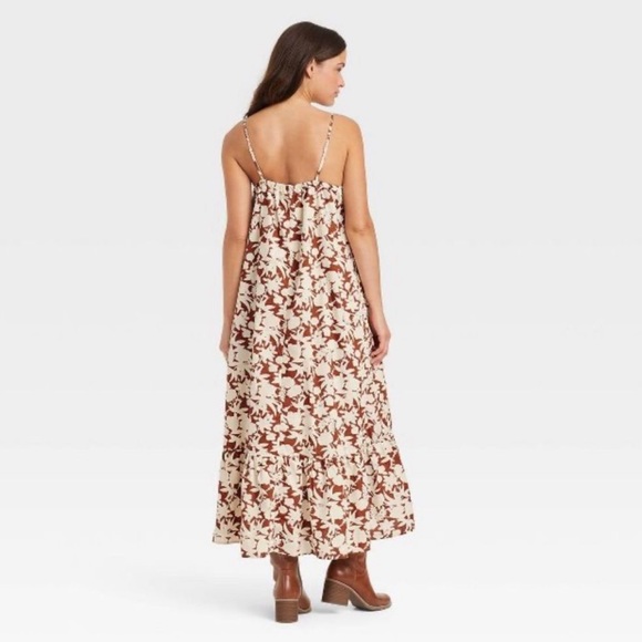 Universal Thread - Brand new Floral Maxi strap dress - Picture 4 of 11
